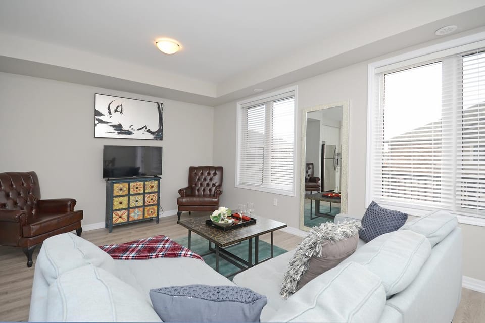 Royal Stays Townhome Collection - 3 Bedroom Townhome in Oakville Apartment in Oakville
