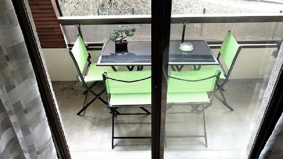 Charmant T2, hypercentre, calme, terrasse, parking Apartment in Catalonia