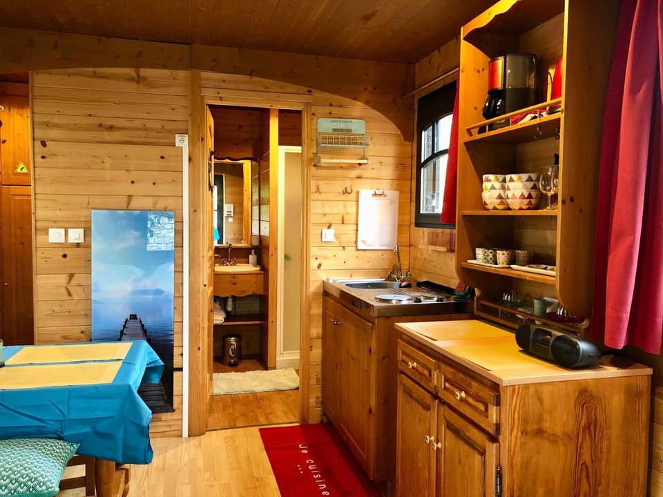 Millygite roulotte - 4 seasons Chalet-on-wheels House in Île-de-France