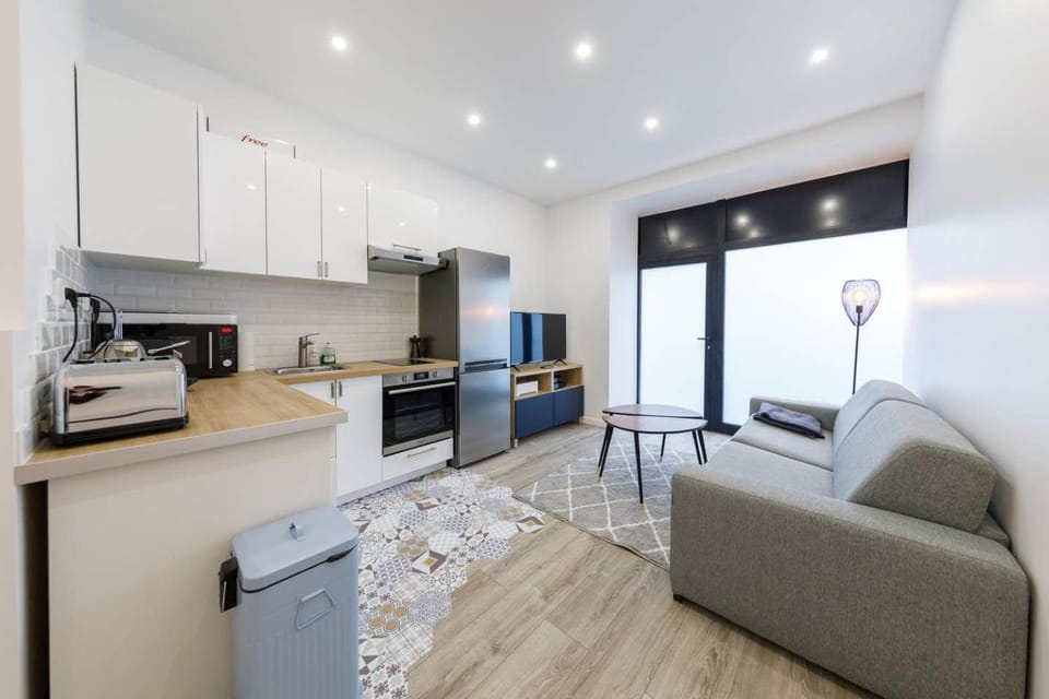 Kitchen or kitchenette, Living room
