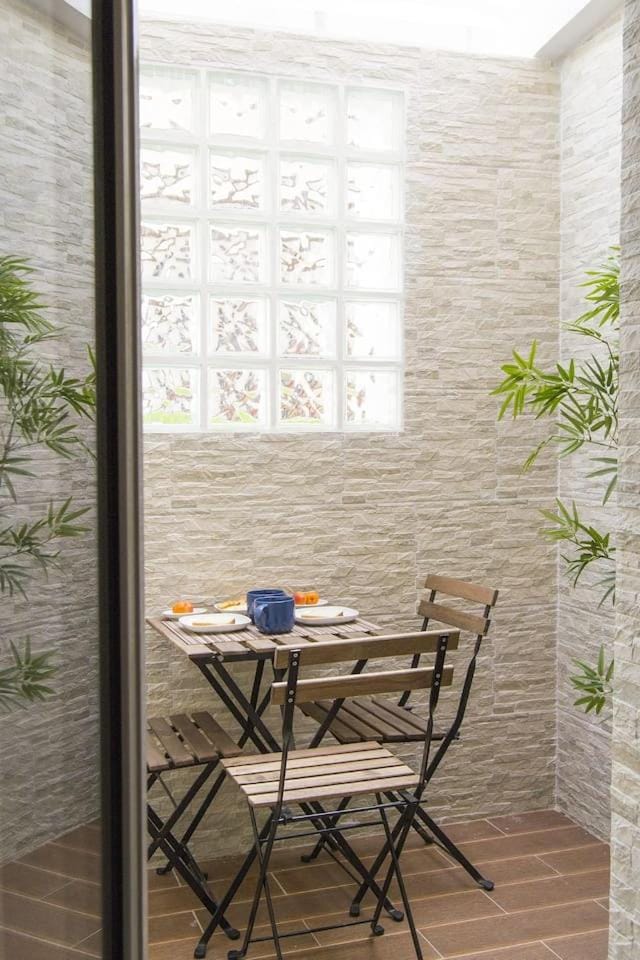 Patio, Dining area
