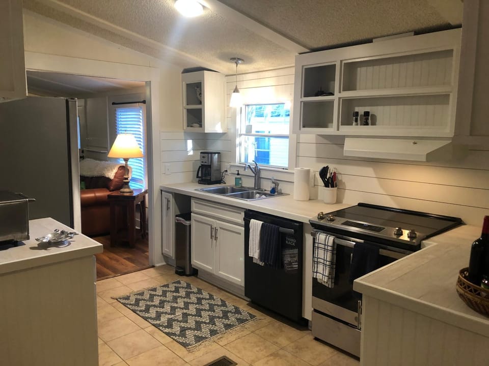 Beaufort SC New Renovation, Close to Parris Island, Historic Downtown, Beautiful Beaches, Sleeps 8 House in Beaufort