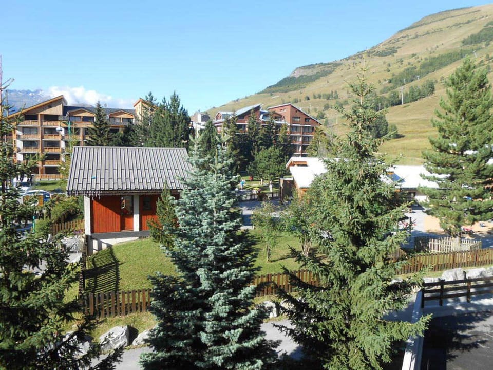 Studette cosy pour 2 au pied des pistes - FR-1-516-91 Apartment in Les Deux Alpes