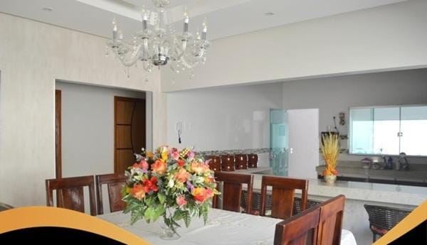 Linda Casa com Sauna, Hidromassagem, Piscina, Cascata, Churrasqueira e Suíte Master!! House in State of Goiás
