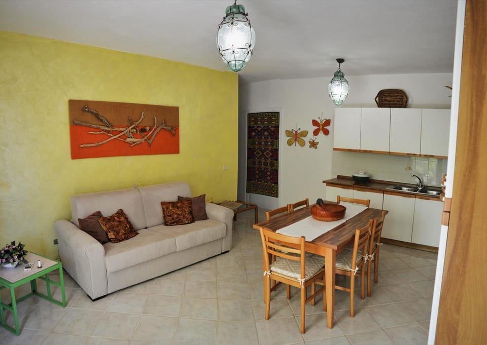 Kitchen or kitchenette, Living room, Dining area