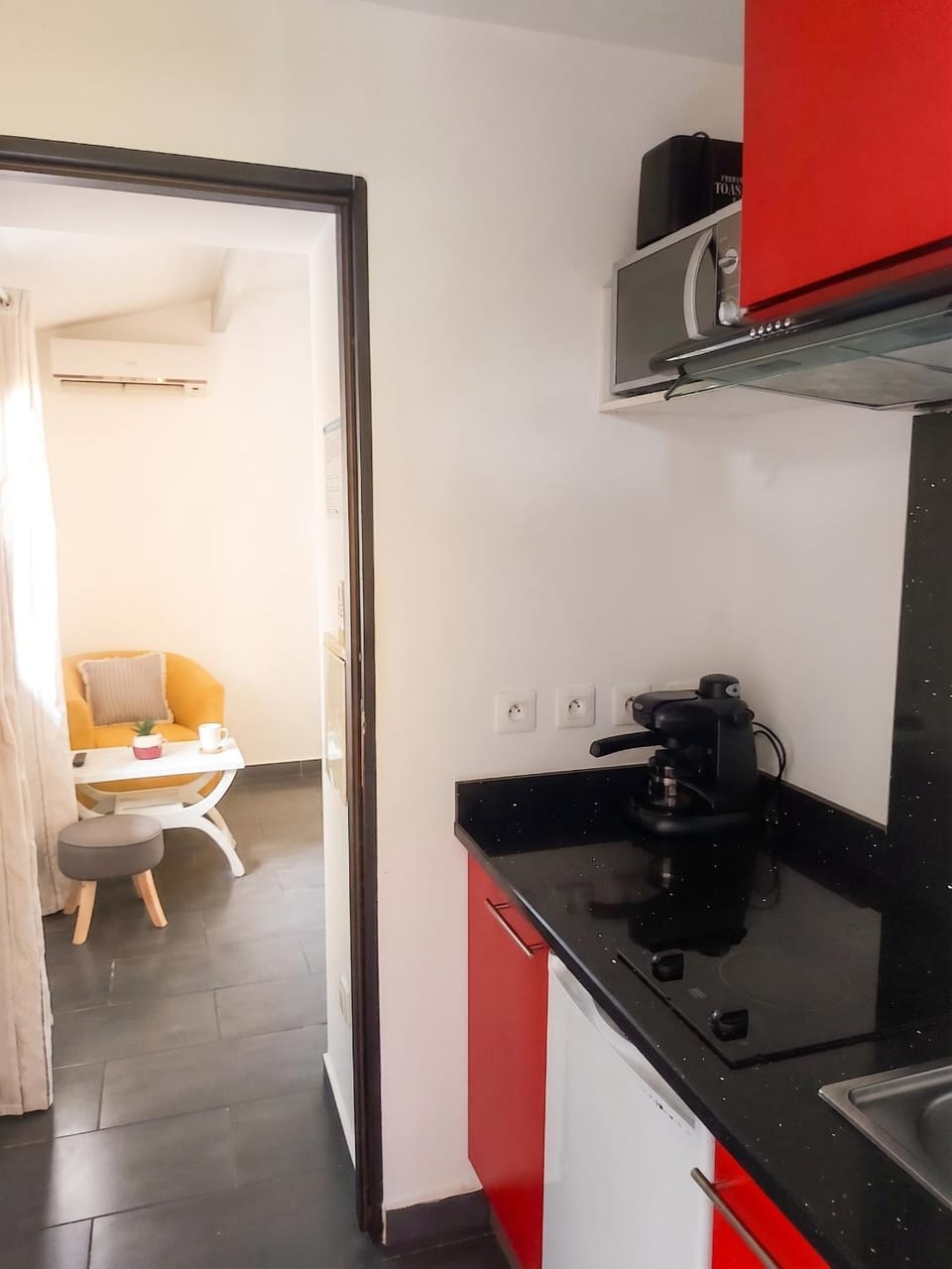 Kitchen or kitchenette