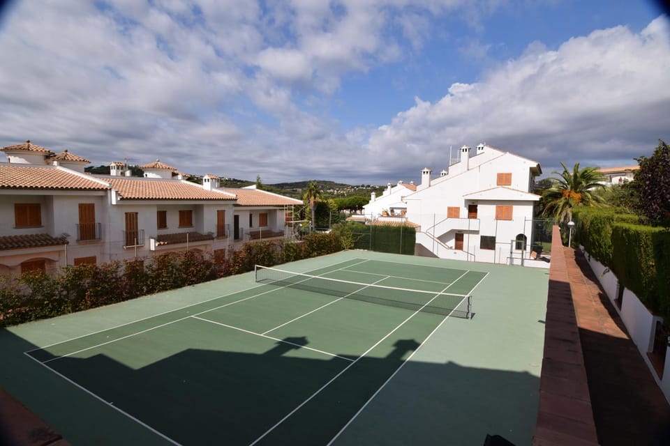 Tennis court