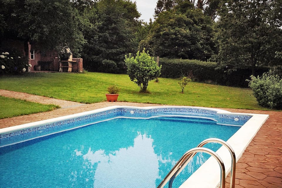 Swimming pool, Swimming pool