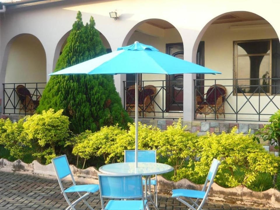 3 Bed House Sleeps 6 - Parking Wifi Generator House in Kumasi