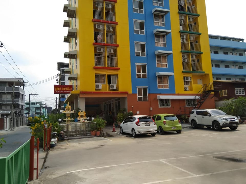 Property building, Neighbourhood, Street view