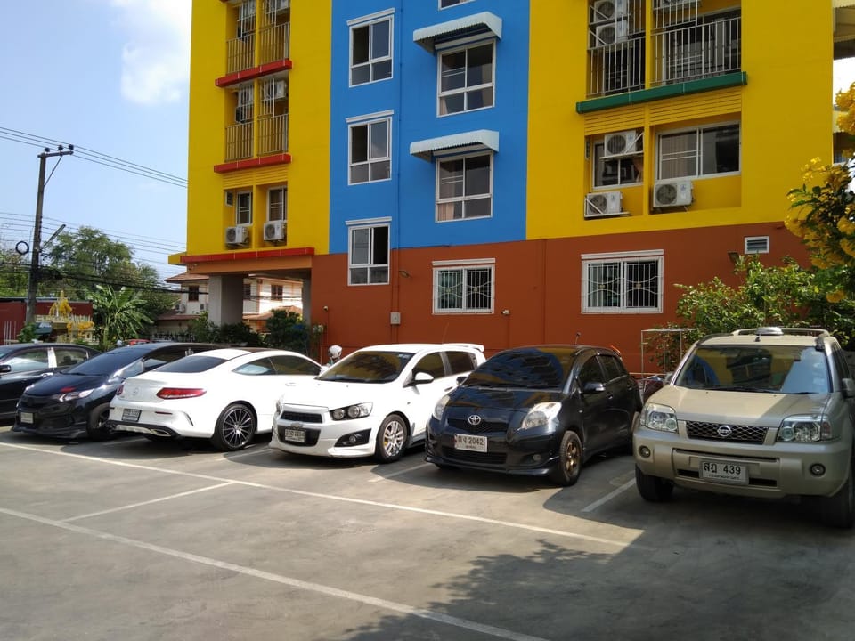 Property building, Facade/entrance