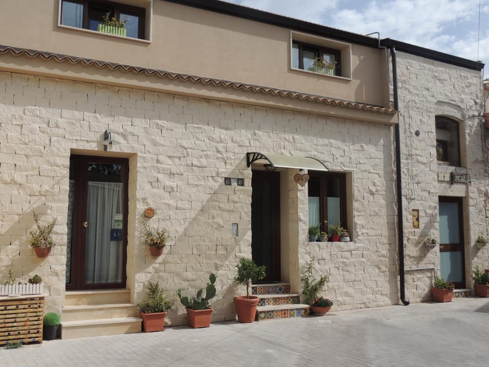 Property building, Facade/entrance