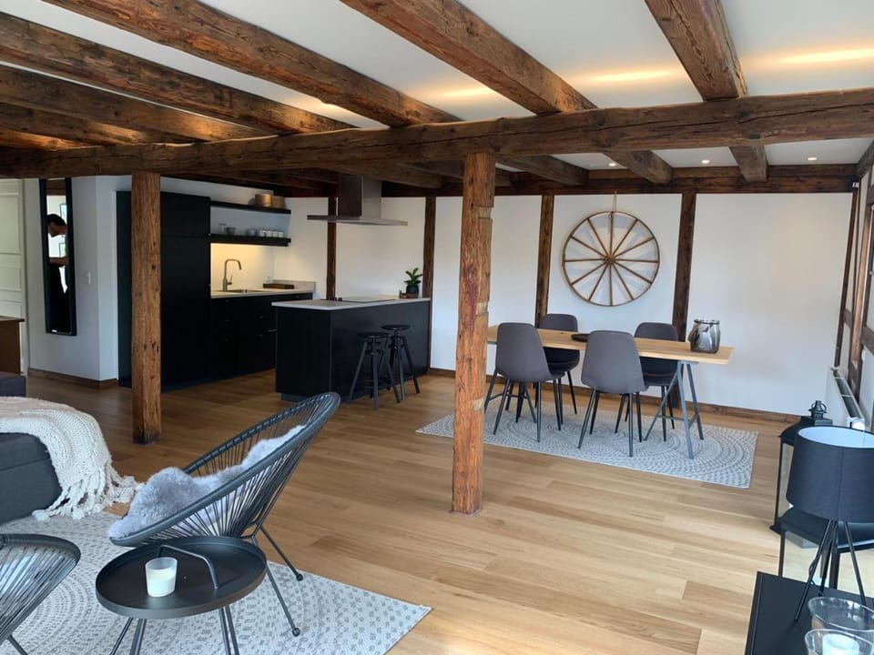 Living room, Dining area