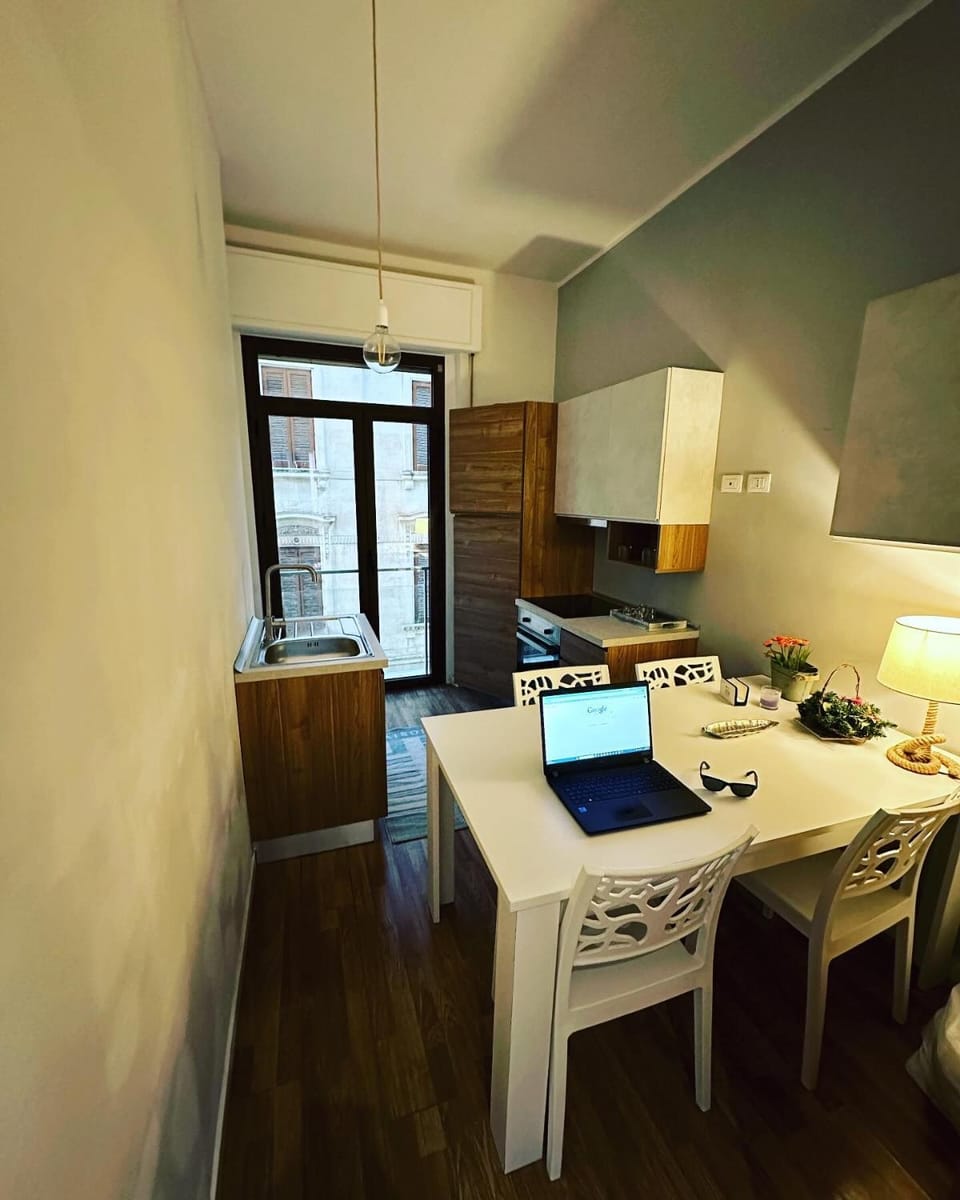 Kitchen or kitchenette, Living room, Seating area, Dining area, kitchen, kitchen