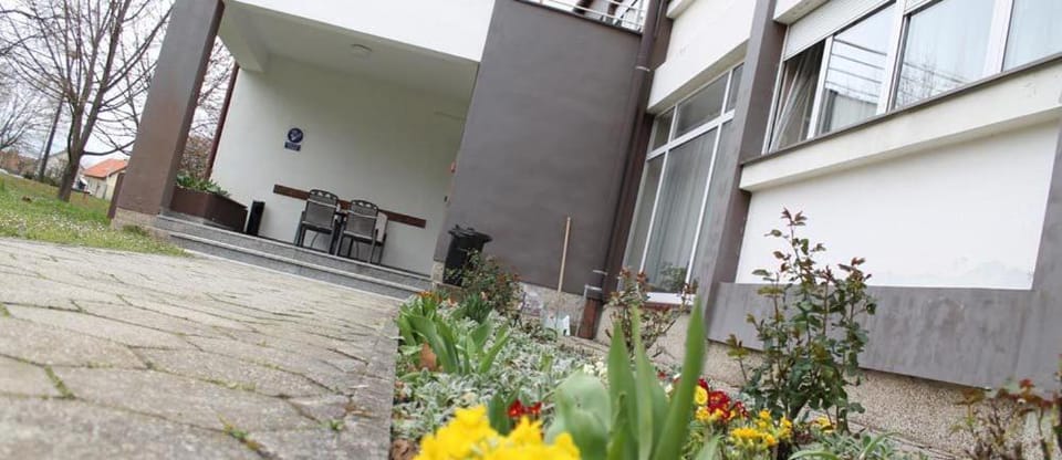 Property building, Facade/entrance, Spring
