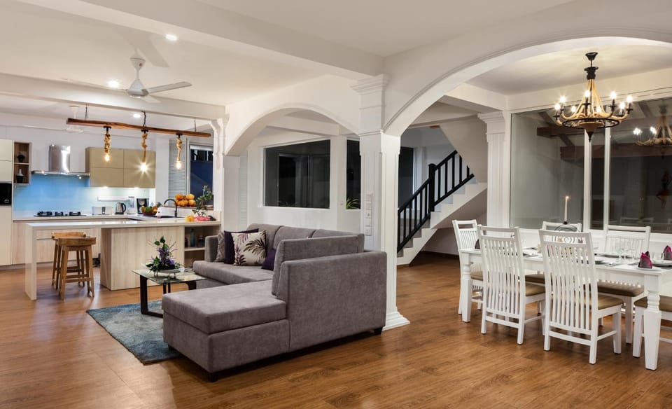 Living room, Dining area