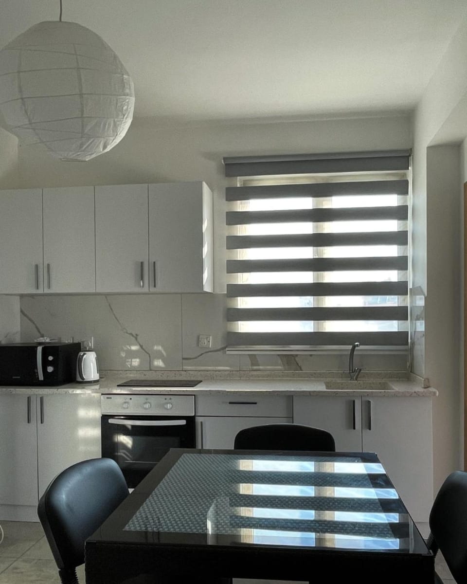 Coffee/tea facilities, Dining area, Communal kitchen, microwave, stove