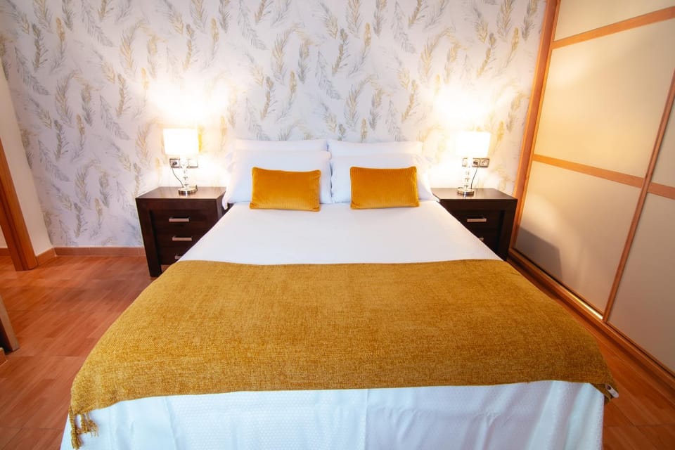 Bed, View (from property/room), Photo of the whole room, Decorative detail