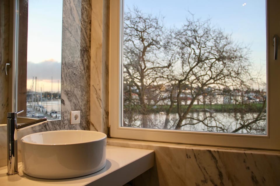 A Rendilheira Charm Suites Bed and Breakfast in Porto District