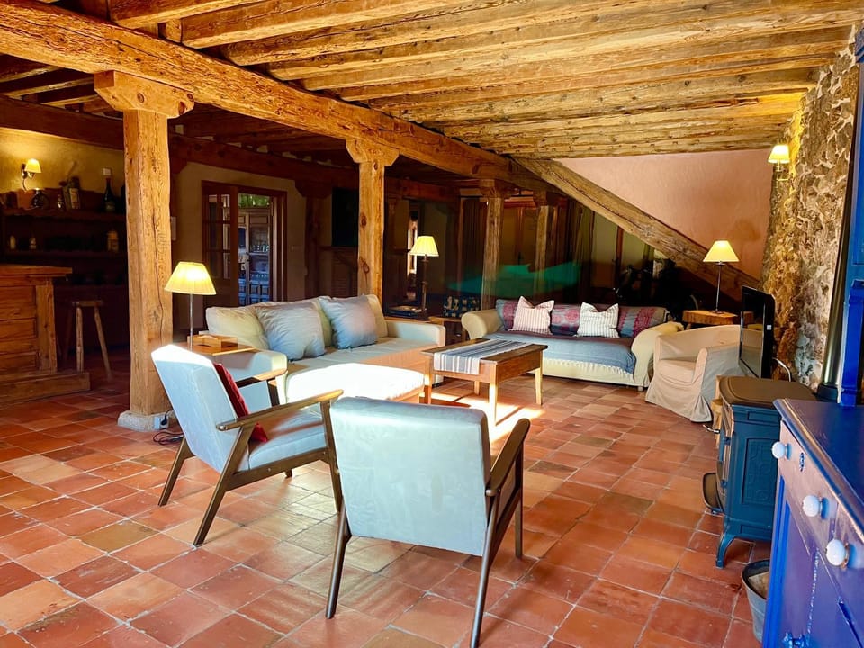 Casona de Saltus, espectacular casona en Sotosalbos,15min de Segovia House in Sierra Norte