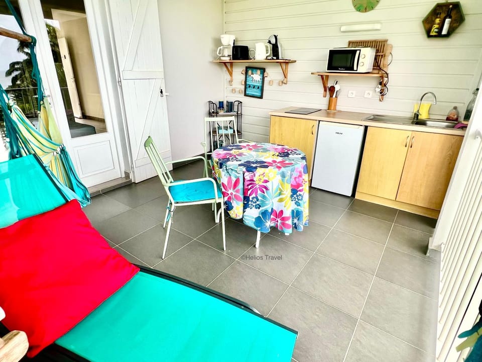 Balcony/Terrace, Kitchen or kitchenette, Dining area