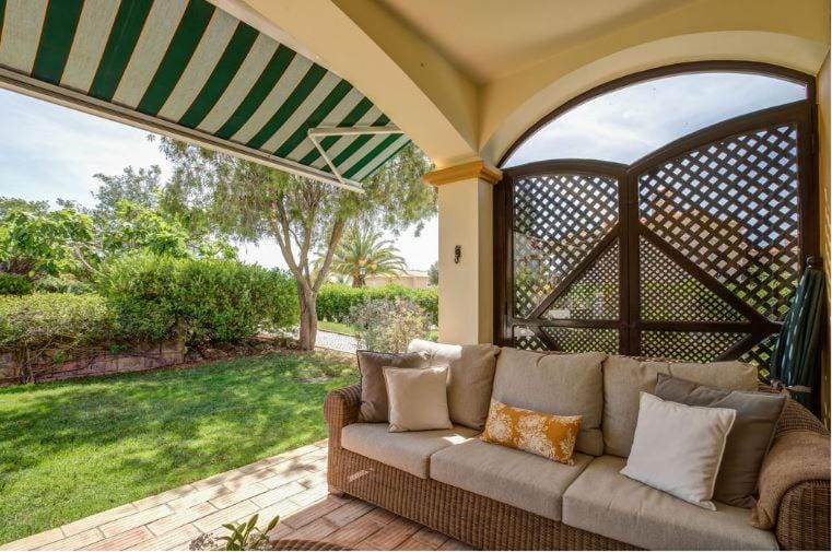 Patio, Seating area