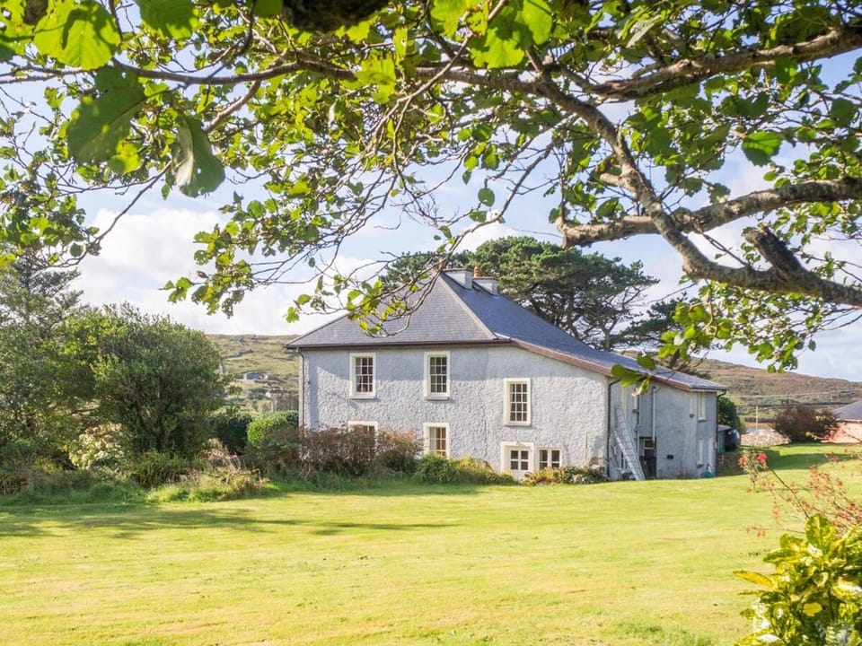 Property building, Natural landscape, Garden, Garden view