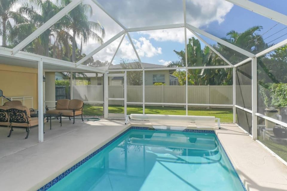 Heated Pool Home - Perfect Location - Walk to Beach, Restaurants and More! House in Florida