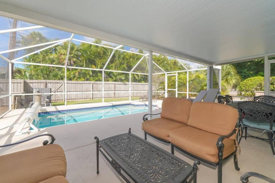Heated Pool Home - Perfect Location - Walk to Beach, Restaurants and More! House in Florida