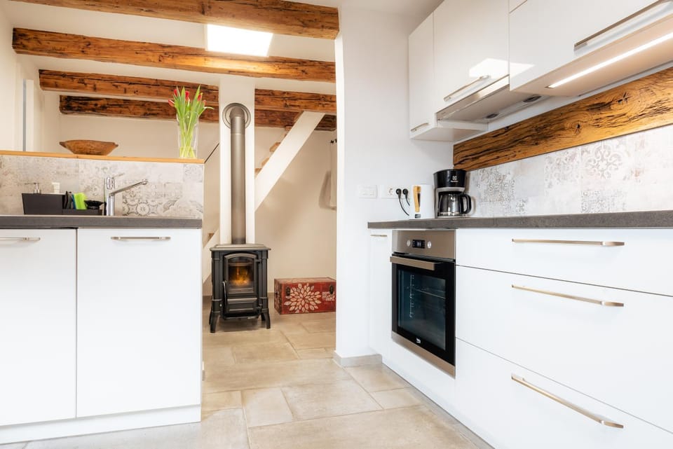 Kitchen or kitchenette, dishwasher