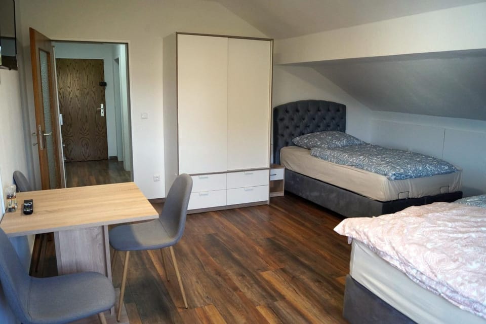 Photo of the whole room, Dining area, Bedroom