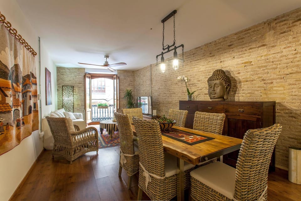 Living room, Dining area