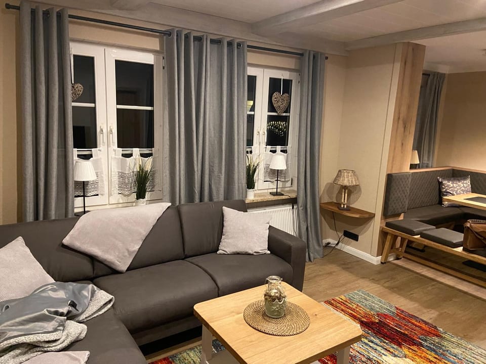 Living room, Photo of the whole room