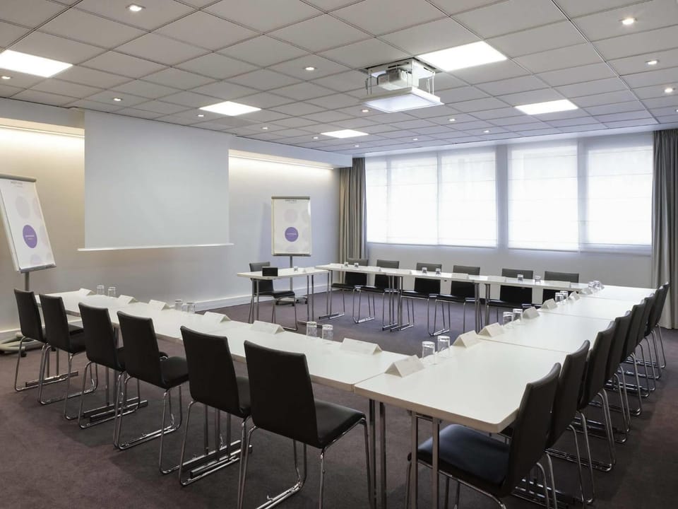 Meeting/conference room