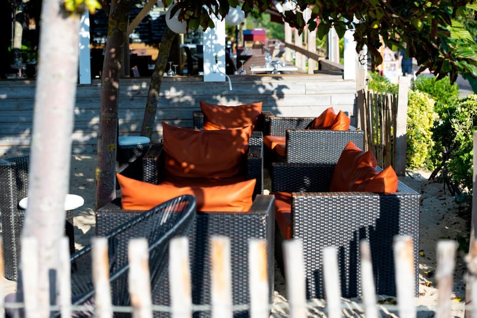 Patio, Restaurant/places to eat, Lounge or bar