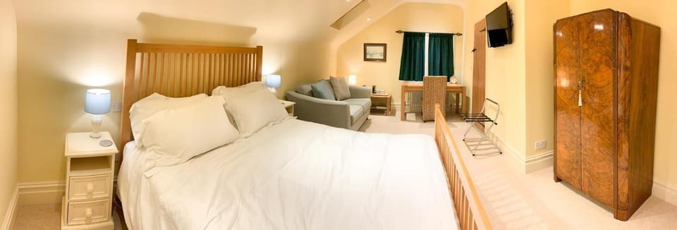 Hollies Farm B&B Bed and Breakfast in Wales