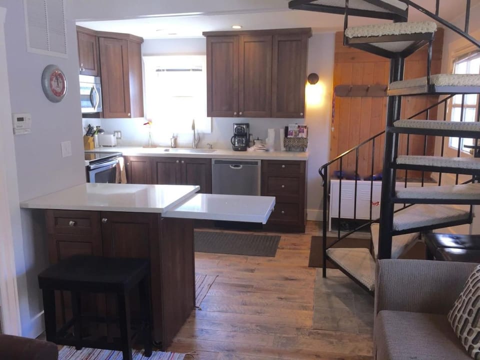 2br Empire Avenue WALK to Lifts and Main St - No Car Required! Apartment in Park City