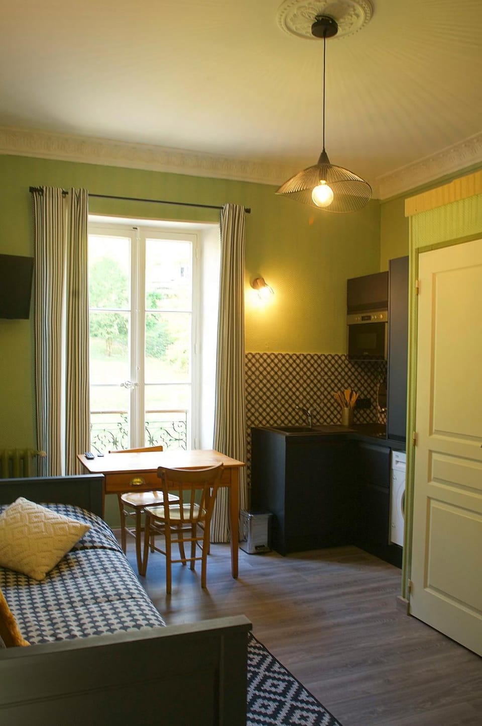 Le 110, un grand studio 2 étoiles, pour tout faire à pied Apartment in Aix-les-Bains