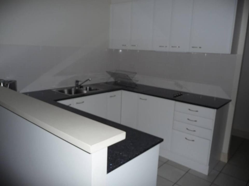 City Getaway 3 Bedroom Adelaide's East End Apartment in Adelaide