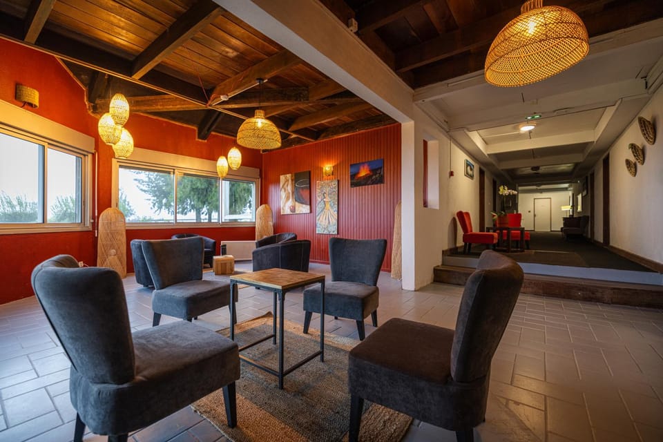 Communal lounge/ TV room