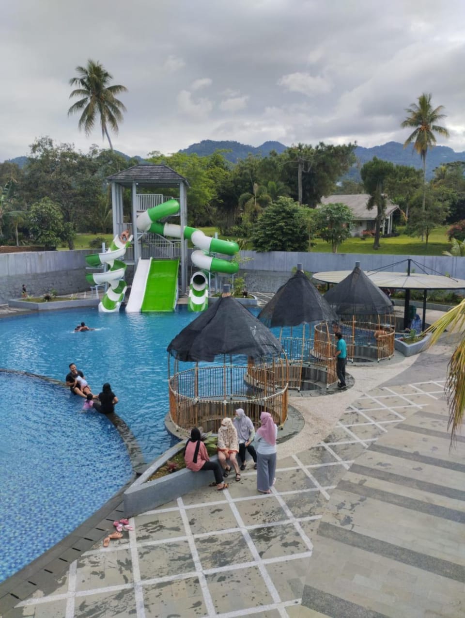 Swimming pool