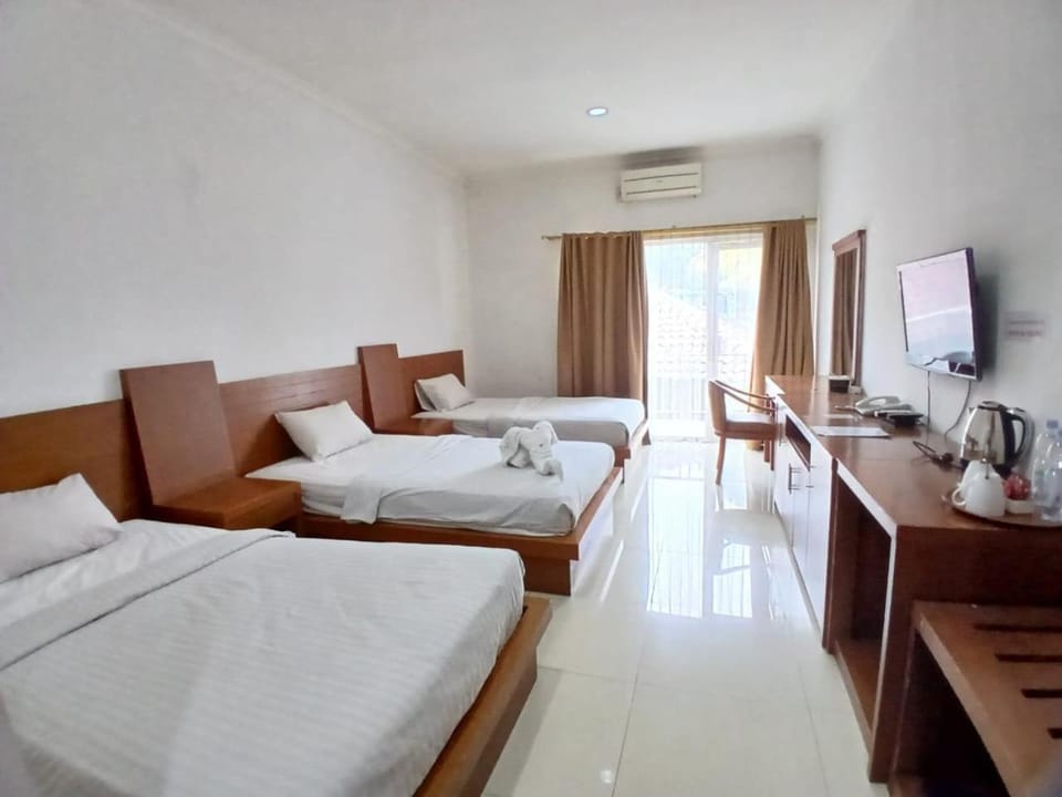 Bed, TV and multimedia, Bedroom, air conditioner