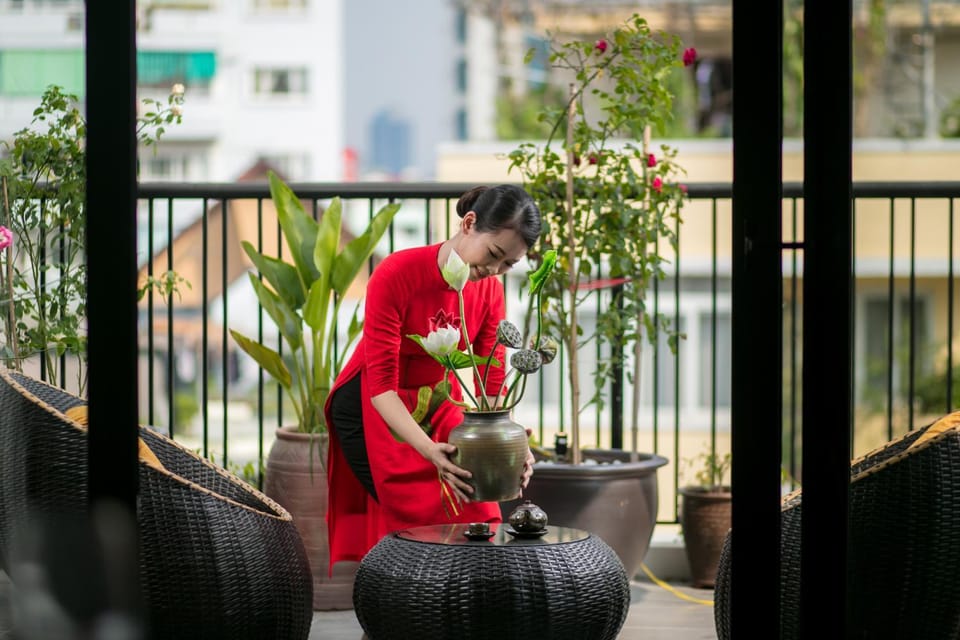 Staff, Day, People, Garden, Balcony/Terrace