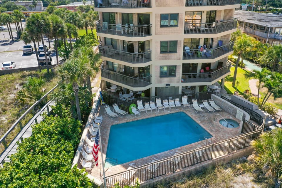 Bird's eye view, Pool view, Swimming pool, sunbed