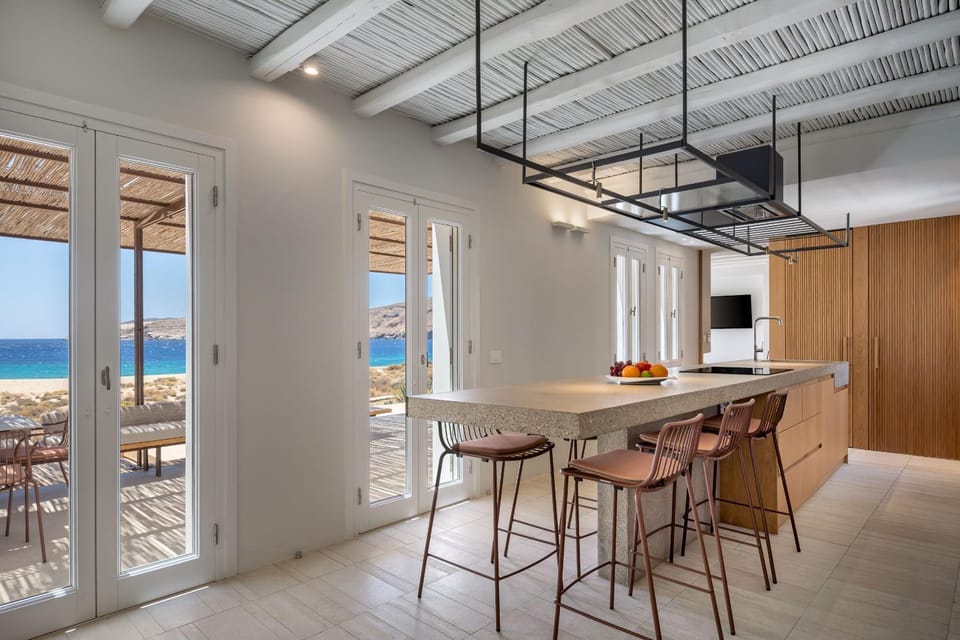 TV and multimedia, Kitchen or kitchenette, Dining area, Sea view