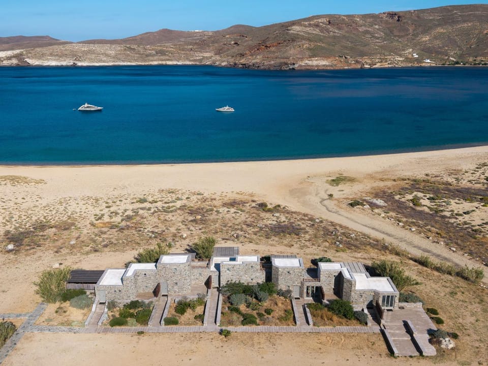 Property building, Day, Natural landscape, Bird's eye view, Beach, Sea view