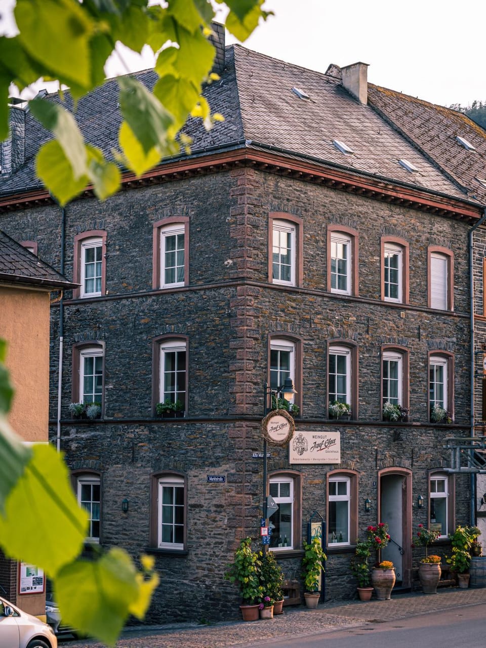 Property building, Facade/entrance, Property logo or sign