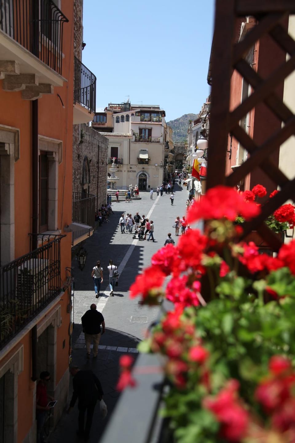 Day, Street view