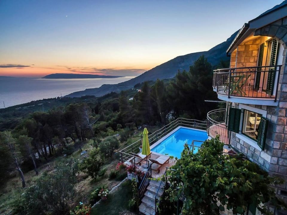 Sea view, Swimming pool