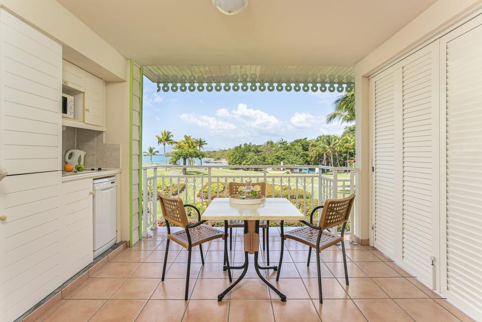 Patio, Day, Natural landscape, View (from property/room), Balcony/Terrace, Kitchen or kitchenette, Dining area